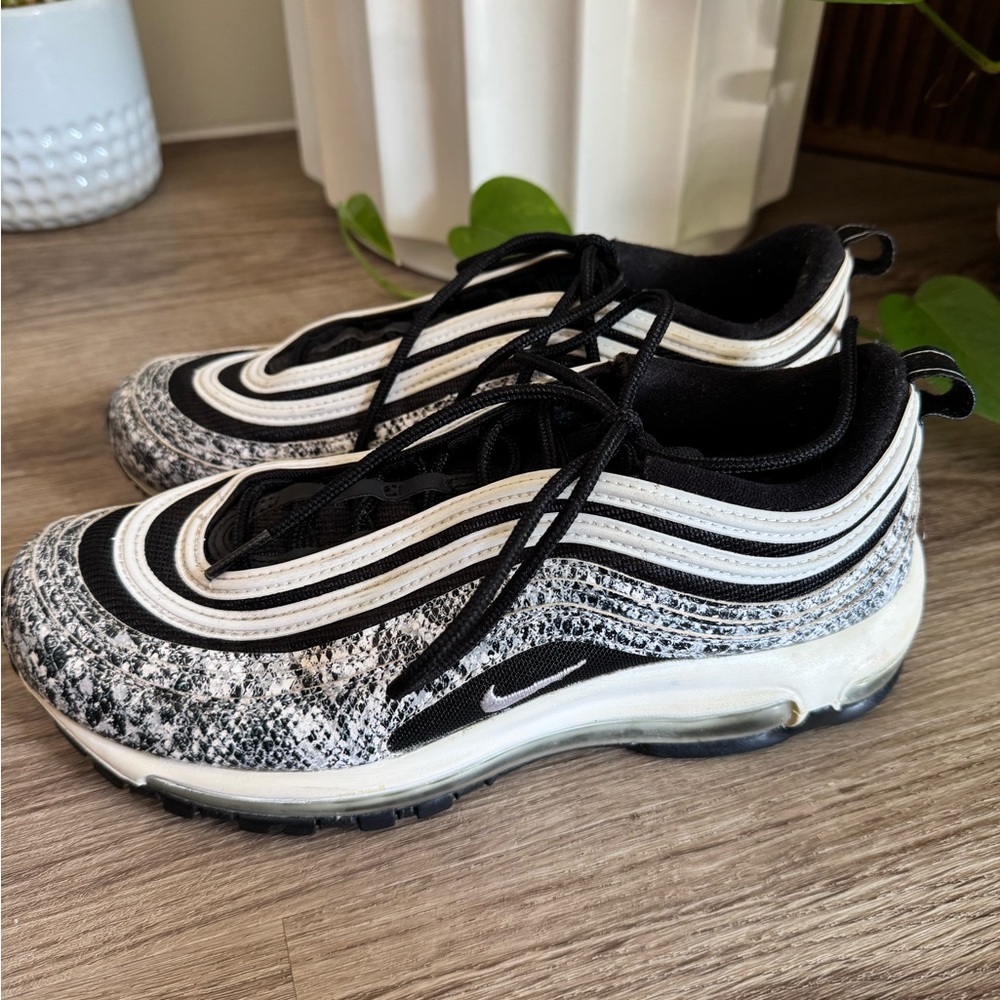 Nike Black and White Women's Air Max